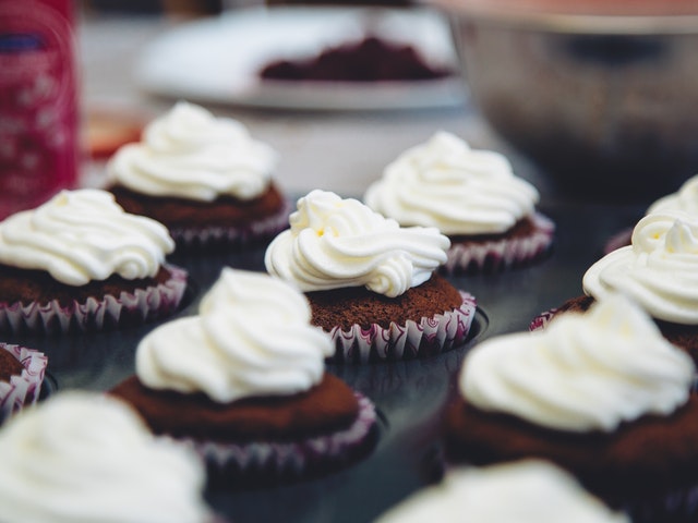 Sjokolademuffins med krem.
